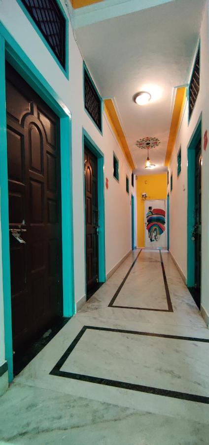 Krishna Stay Guest House أُودايبور المظهر الخارجي الصورة