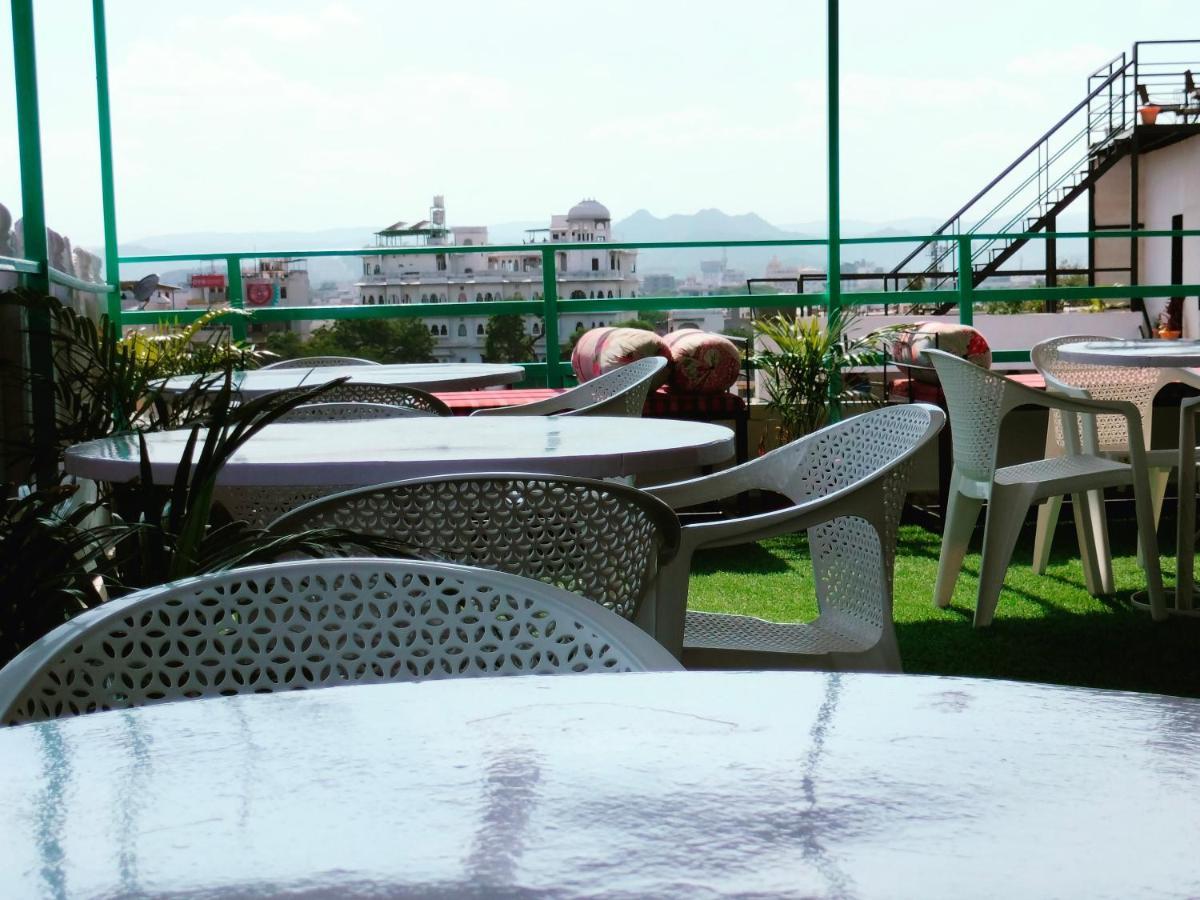 Krishna Stay Guest House أُودايبور المظهر الخارجي الصورة
