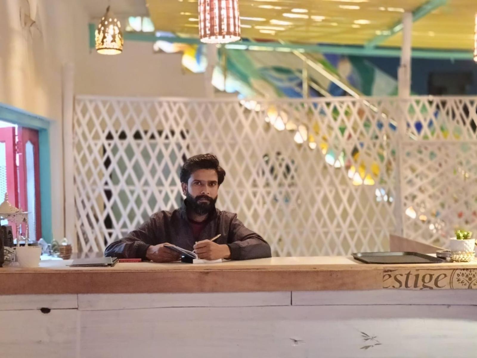 Krishna Stay Guest House أُودايبور المظهر الخارجي الصورة