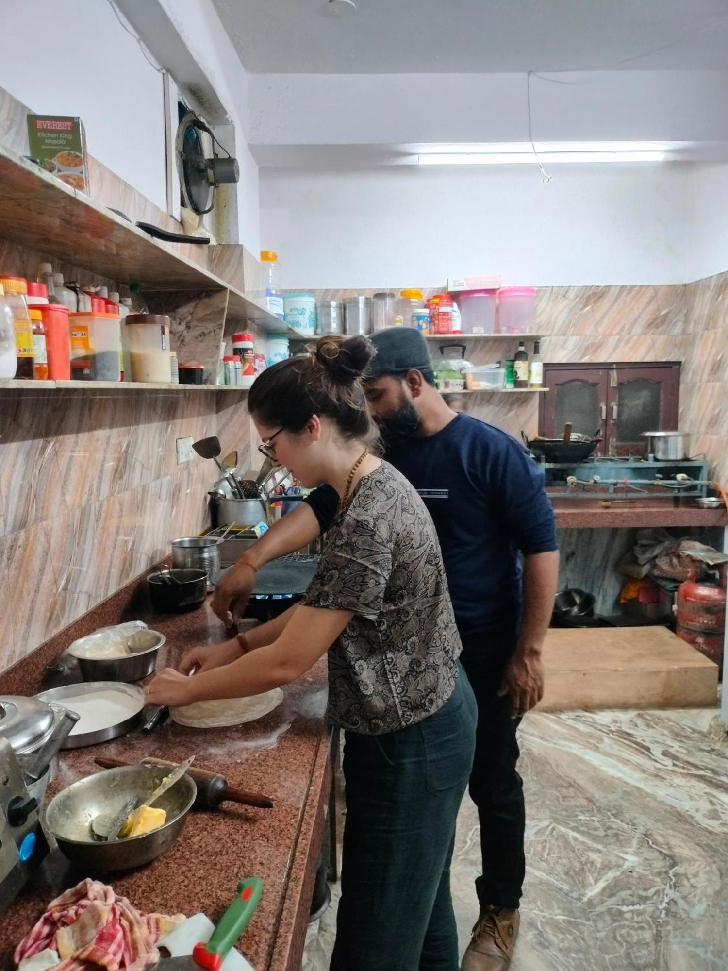 Krishna Stay Guest House أُودايبور المظهر الخارجي الصورة