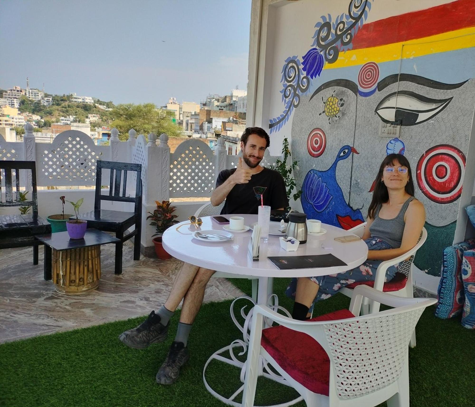 Krishna Stay Guest House أُودايبور المظهر الخارجي الصورة
