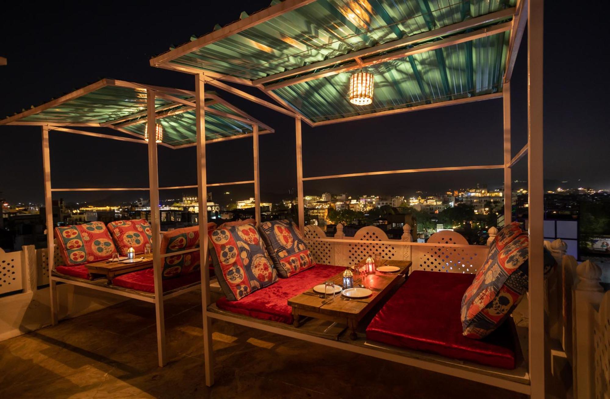 Krishna Stay Guest House أُودايبور المظهر الخارجي الصورة