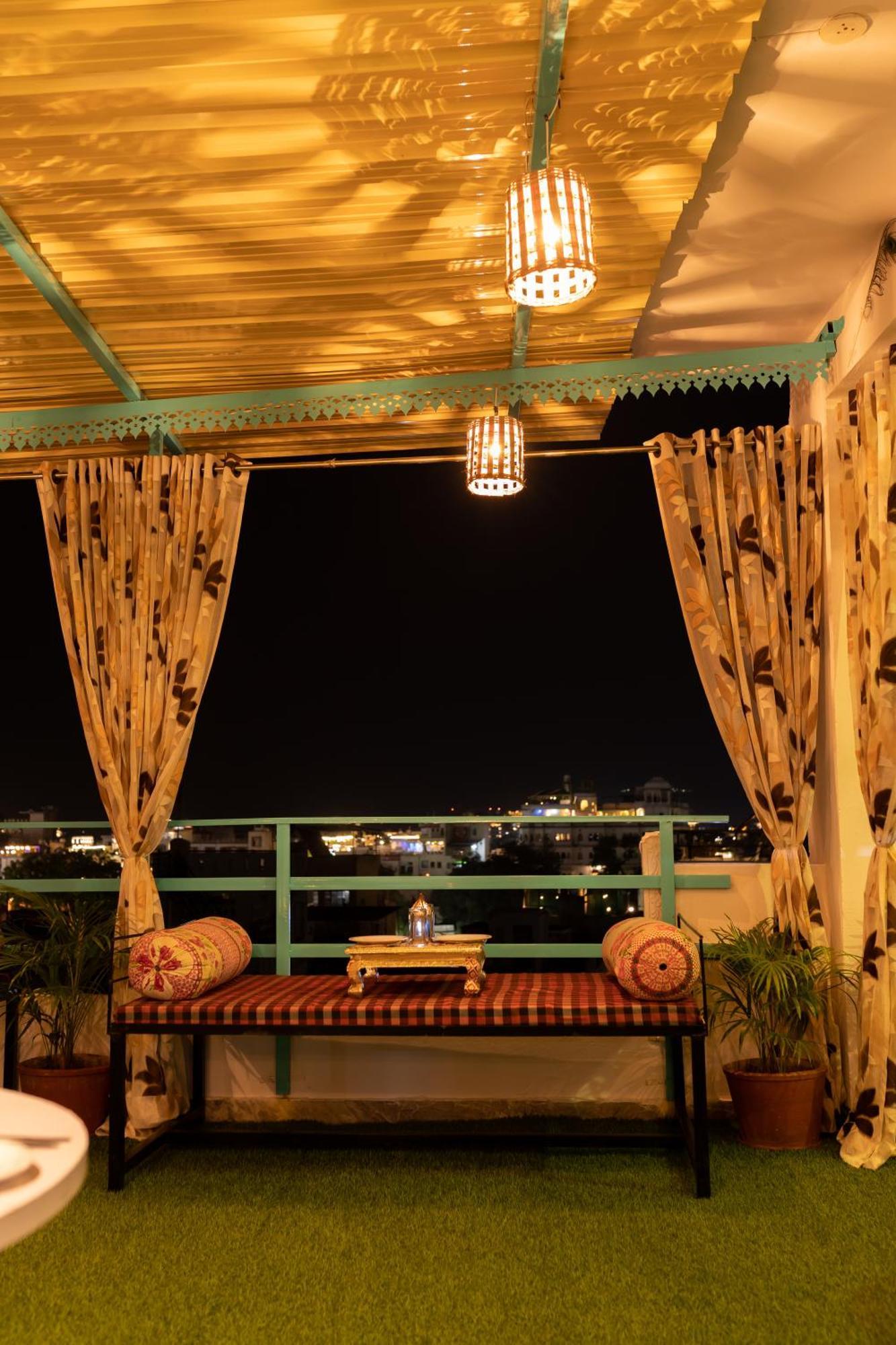 Krishna Stay Guest House أُودايبور المظهر الخارجي الصورة