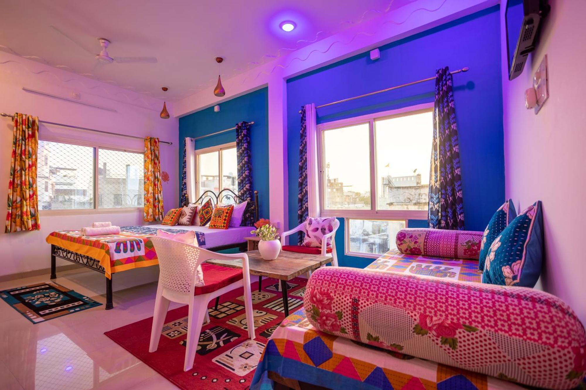 Krishna Stay Guest House أُودايبور المظهر الخارجي الصورة