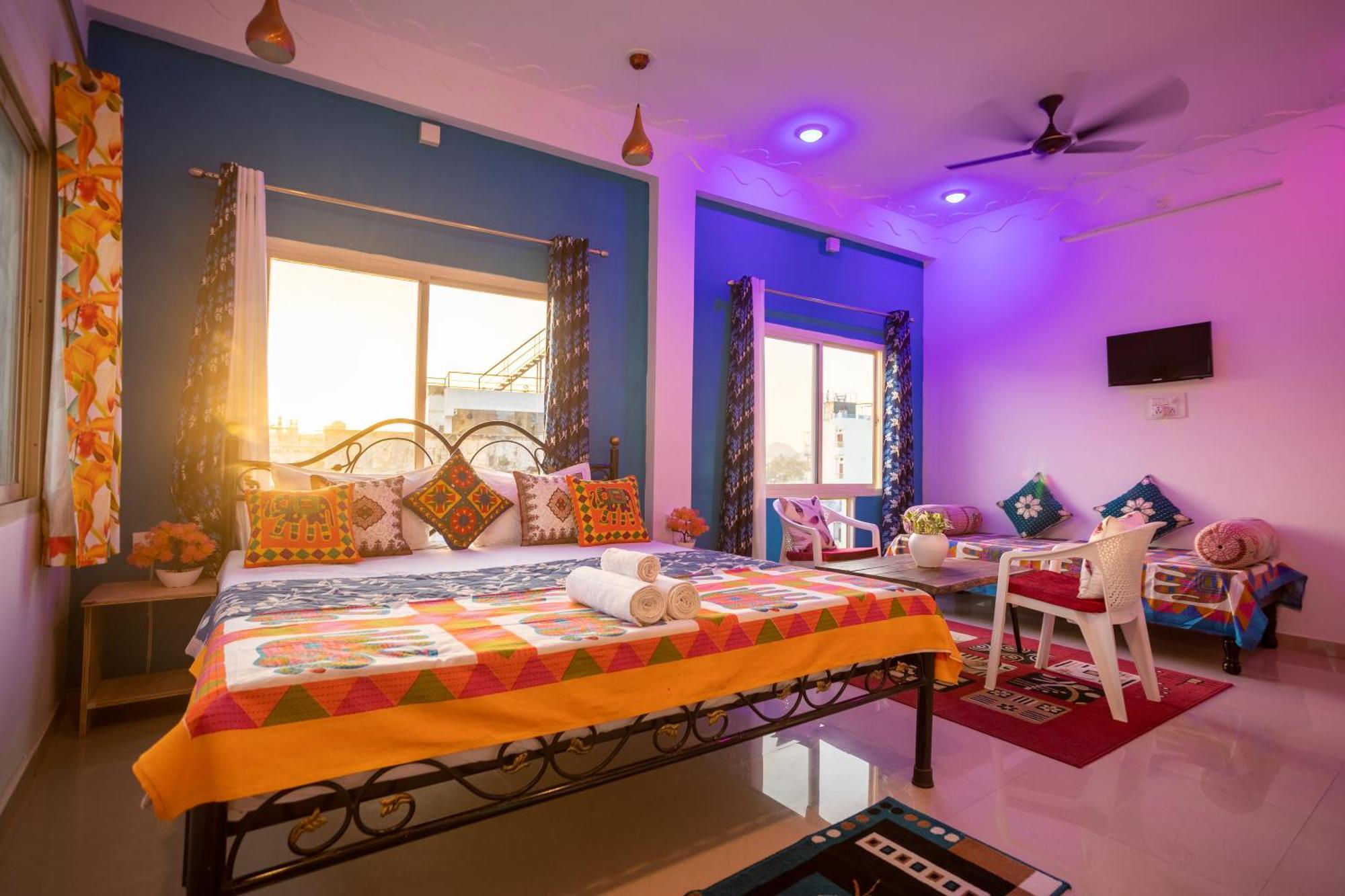 Krishna Stay Guest House أُودايبور المظهر الخارجي الصورة
