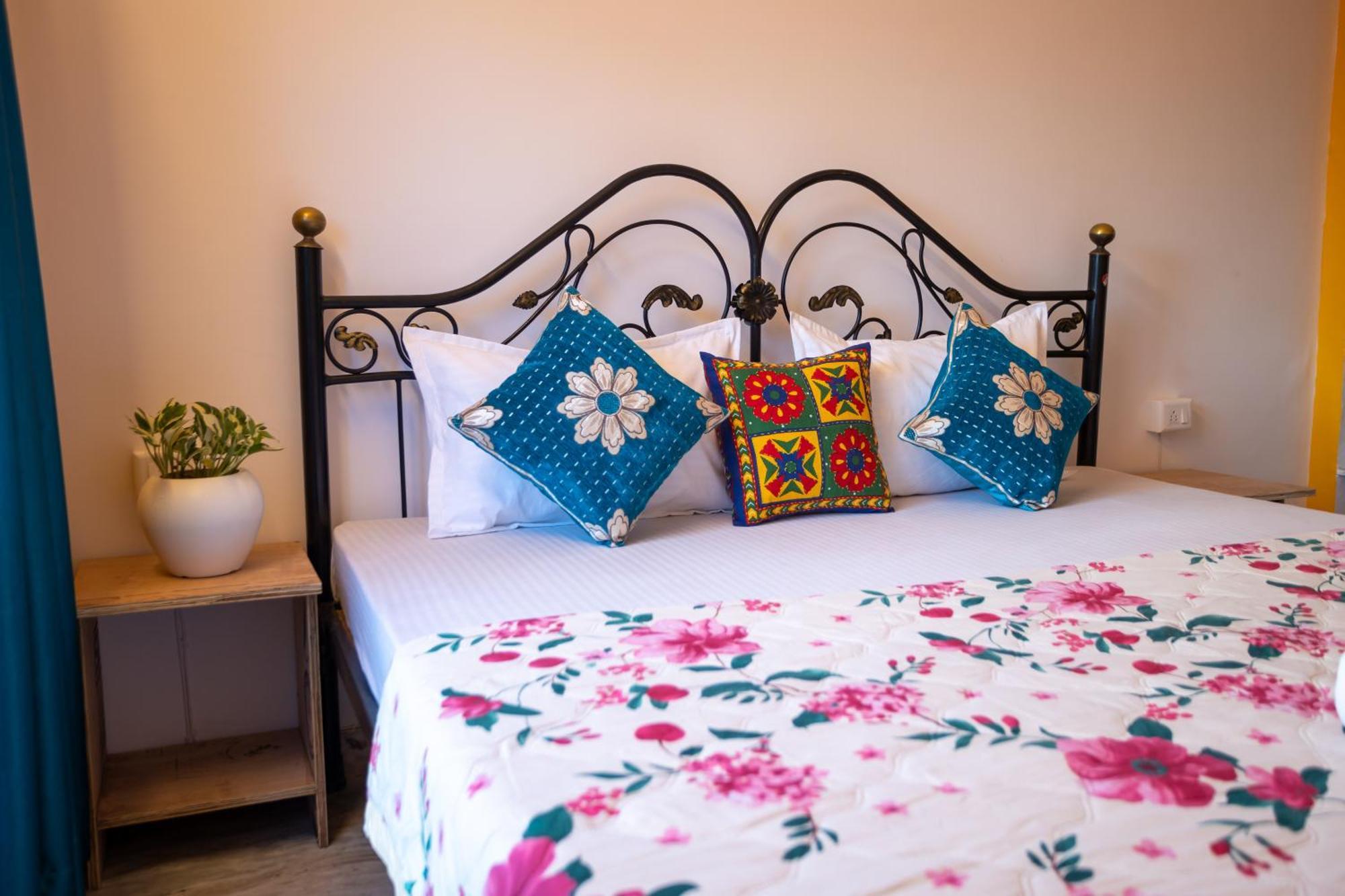 Krishna Stay Guest House أُودايبور المظهر الخارجي الصورة
