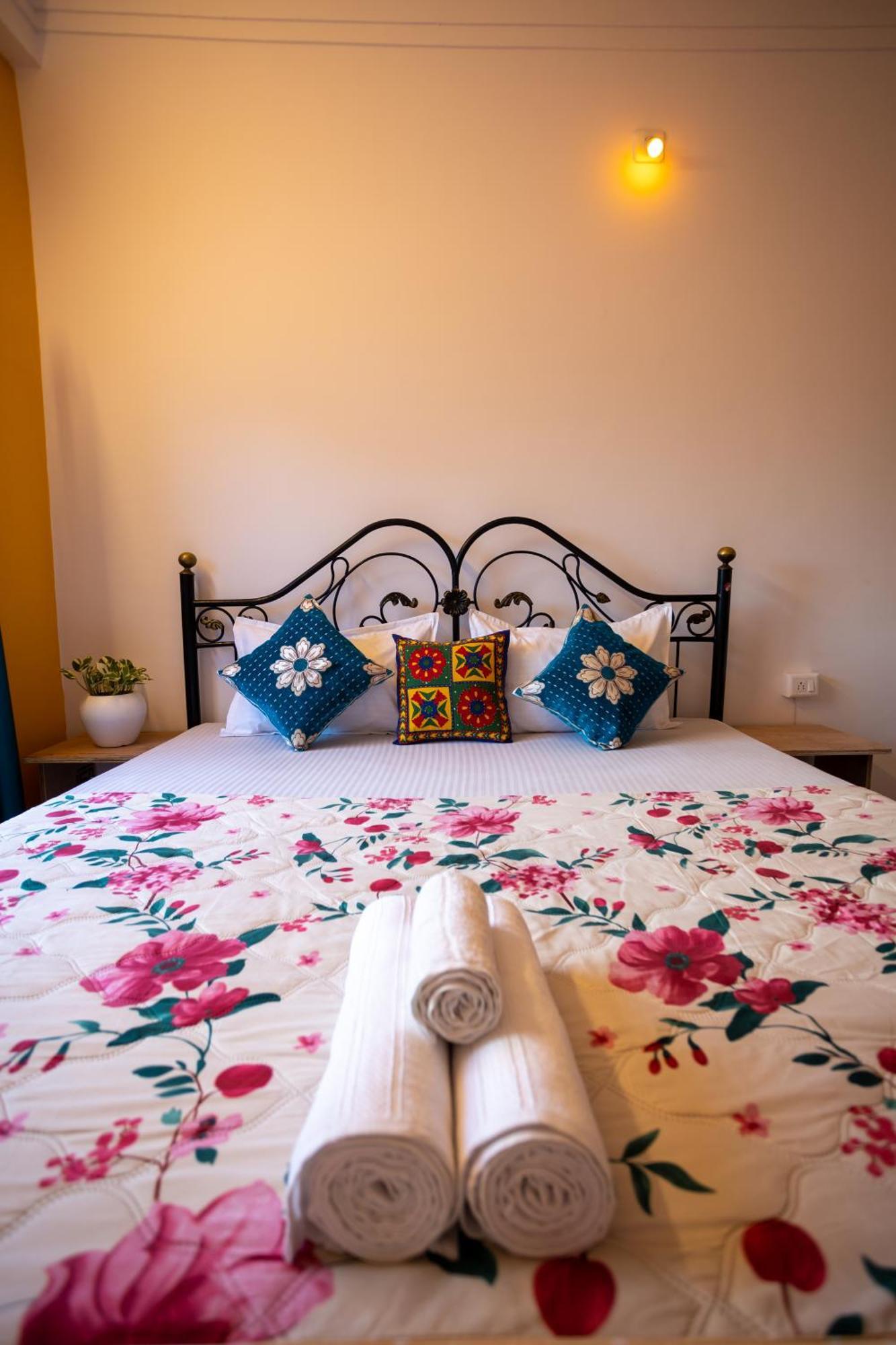 Krishna Stay Guest House أُودايبور المظهر الخارجي الصورة