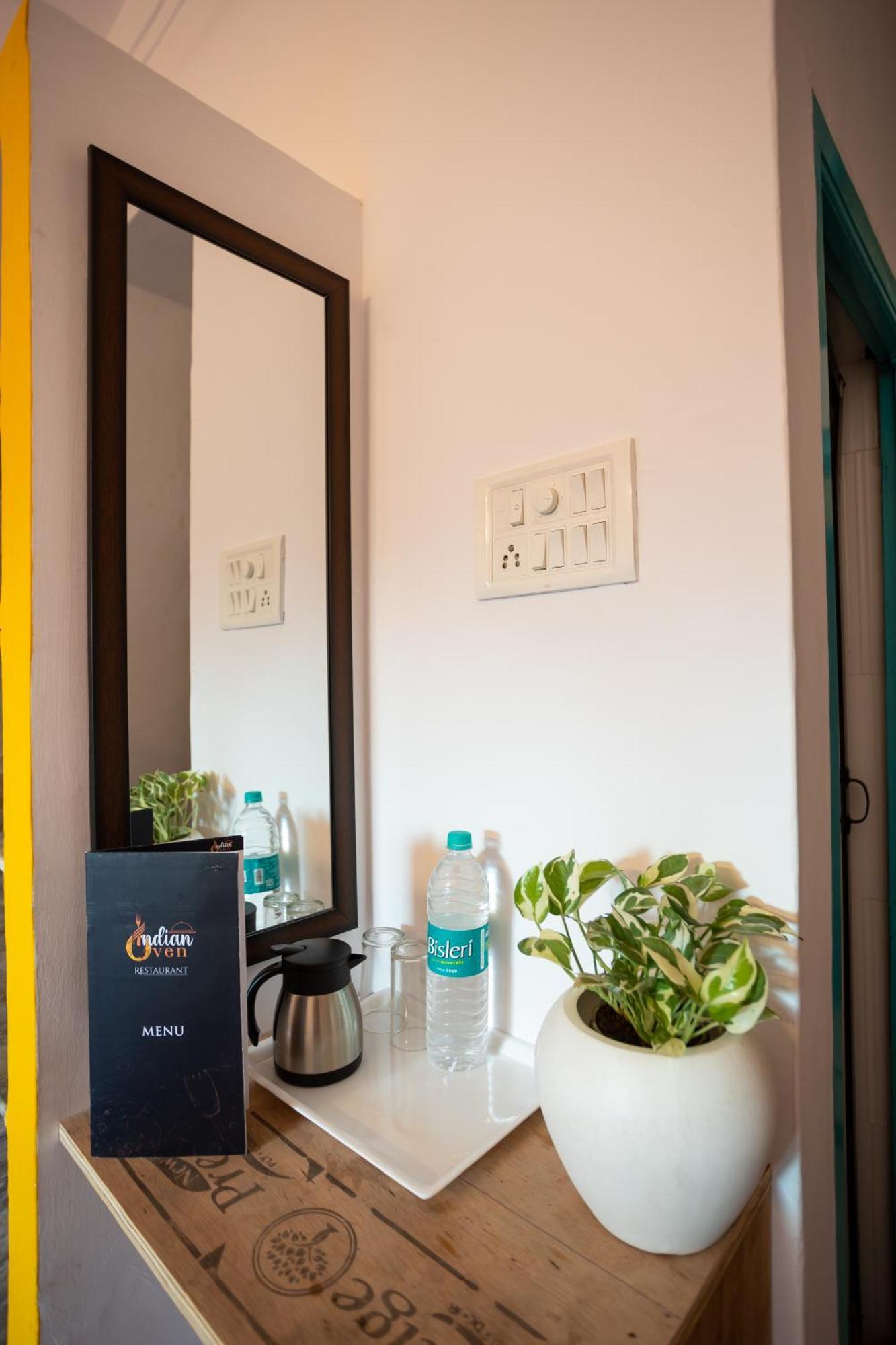 Krishna Stay Guest House أُودايبور المظهر الخارجي الصورة