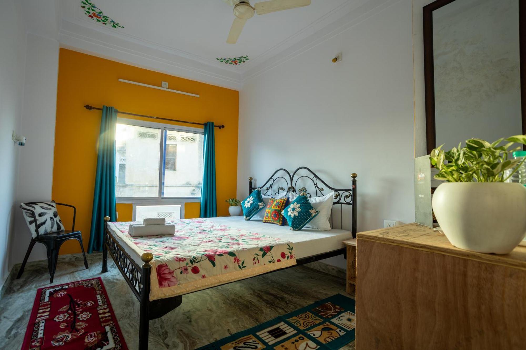 Krishna Stay Guest House أُودايبور المظهر الخارجي الصورة