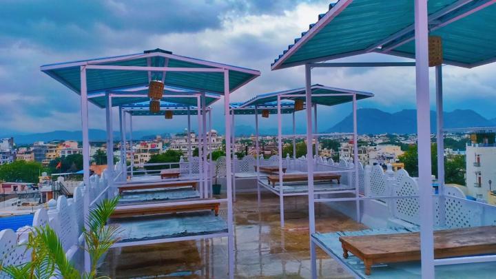 Krishna Stay Guest House أُودايبور المظهر الخارجي الصورة